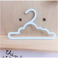 5pcs Random Color Nordic Scandinavia Handmade Wooden Cloud Cloth Hangers Clothes Dryer Rack for Baby Kids Decor Crafts Clothing Display