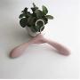10pcs Random Color Thick Wide Shoulder Plastic Clothes Hanger Wardrobe Closet Plastic Scarf Clothes Hangers Hangers Storage Racks Decoration