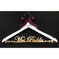 Bride hanger, wedding hanger, Personalized Hanger, Custom hanger, wedding dress hanger, Wedding Gift, apostrophe name