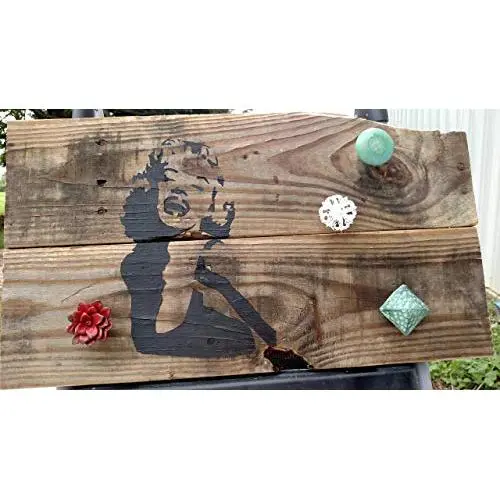 Pallet Art Marilyn Monroe jewelry hanger Pallet Art Marilyn Monroe jewelry hanger