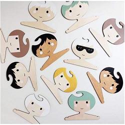 5pcs Random Style Cute Cartoon Princess Girls Wooden Children Clothes Hanger Lovely Wood Coat Rack Baby Hanger for Kids Room Decoration Hook