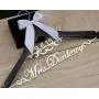 Bridal hangers for wedding dress, Hangers personalized for bride, Mrs hangers for wedding dress EL002