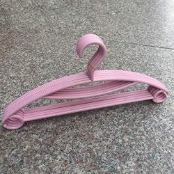 SUHXS Plastic Hangers, Thick and Non-Marking Wet and Dry Hangers, Clothes Support Hanging 40Cm 10 Powder