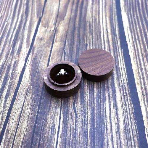 Jewelry Boxes Creative Solid Wooden Ring Boxes Jewelry Storage Boxes Round Fashion Wooden Black Walnut Ring Box