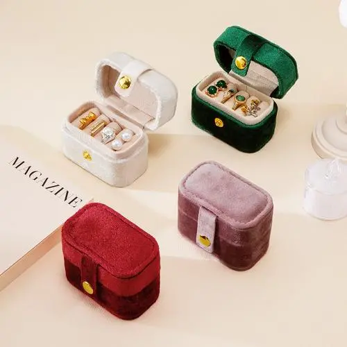 Plush Velvet Travel Jewelry Case, Mini Jewelry Box, Small Jewelry Organizer Portable Display Jewelry Storage Case for Rings ,Gifts for Girls Women